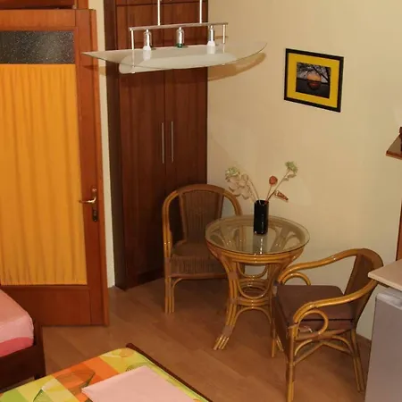 Cozy With Lake View + Parking & Wifi Apartamento *