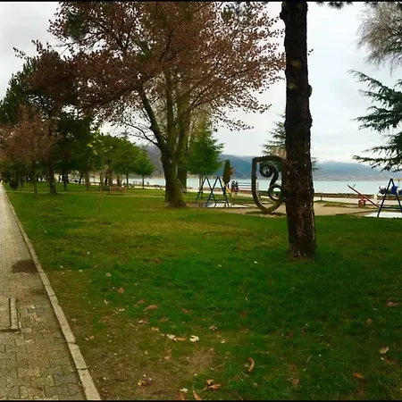 Apartamento Cozy With Lake View + Parking & Wifi