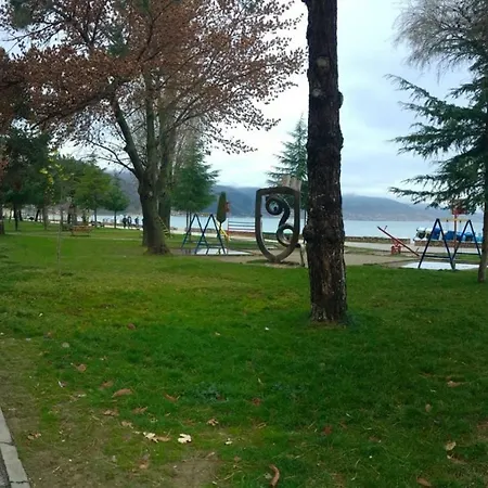 Apartamento Cozy With Lake View + Parking & Wifi Pogradec
