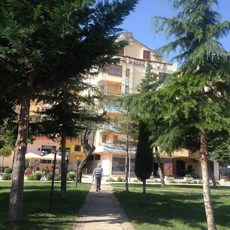 Cozy With Lake View + Parking & Wifi Pogradec